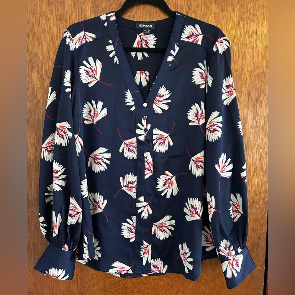 Express Navy Floral Blouse - Picture 2 of 7
